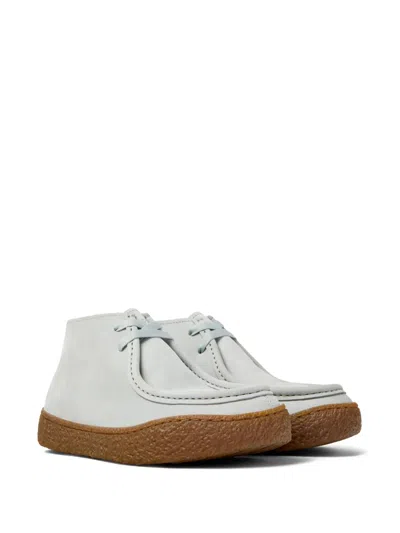 Camper Peu Terreno In Gray