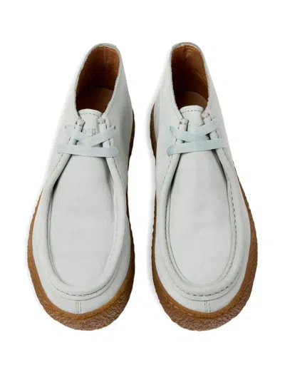 Camper Peu Terreno In Gray