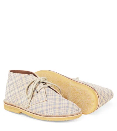 印花绒面革靴子