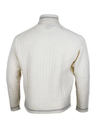 Eleventy Sweaters In White