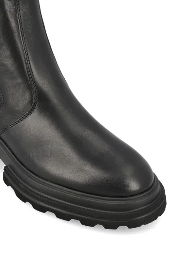 Hogan H674 Ankle Boot With Elastic Inserts And Robust Sole In Black