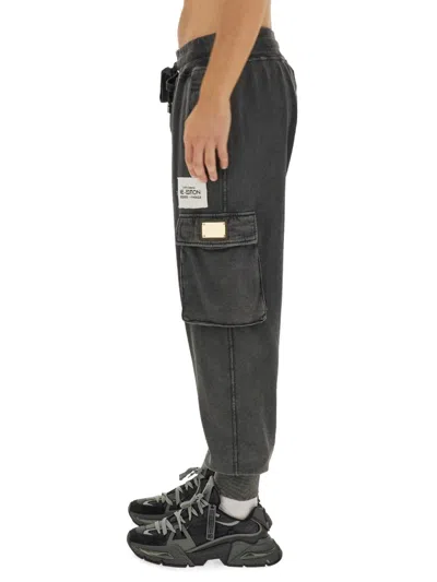 Dolce & Gabbana Logo-patch Tapered Cargo Trousers In Gray