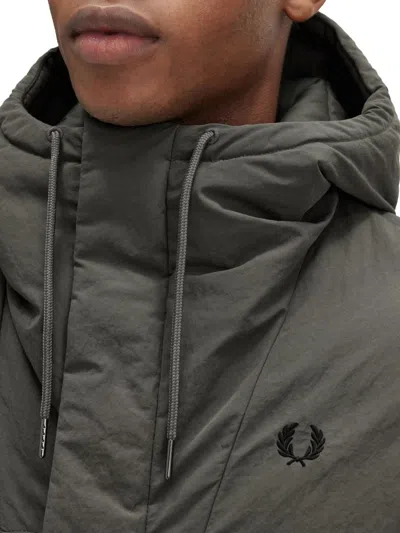 Fred Perry Padded Jacket With Hood And Drawstrings In Gray