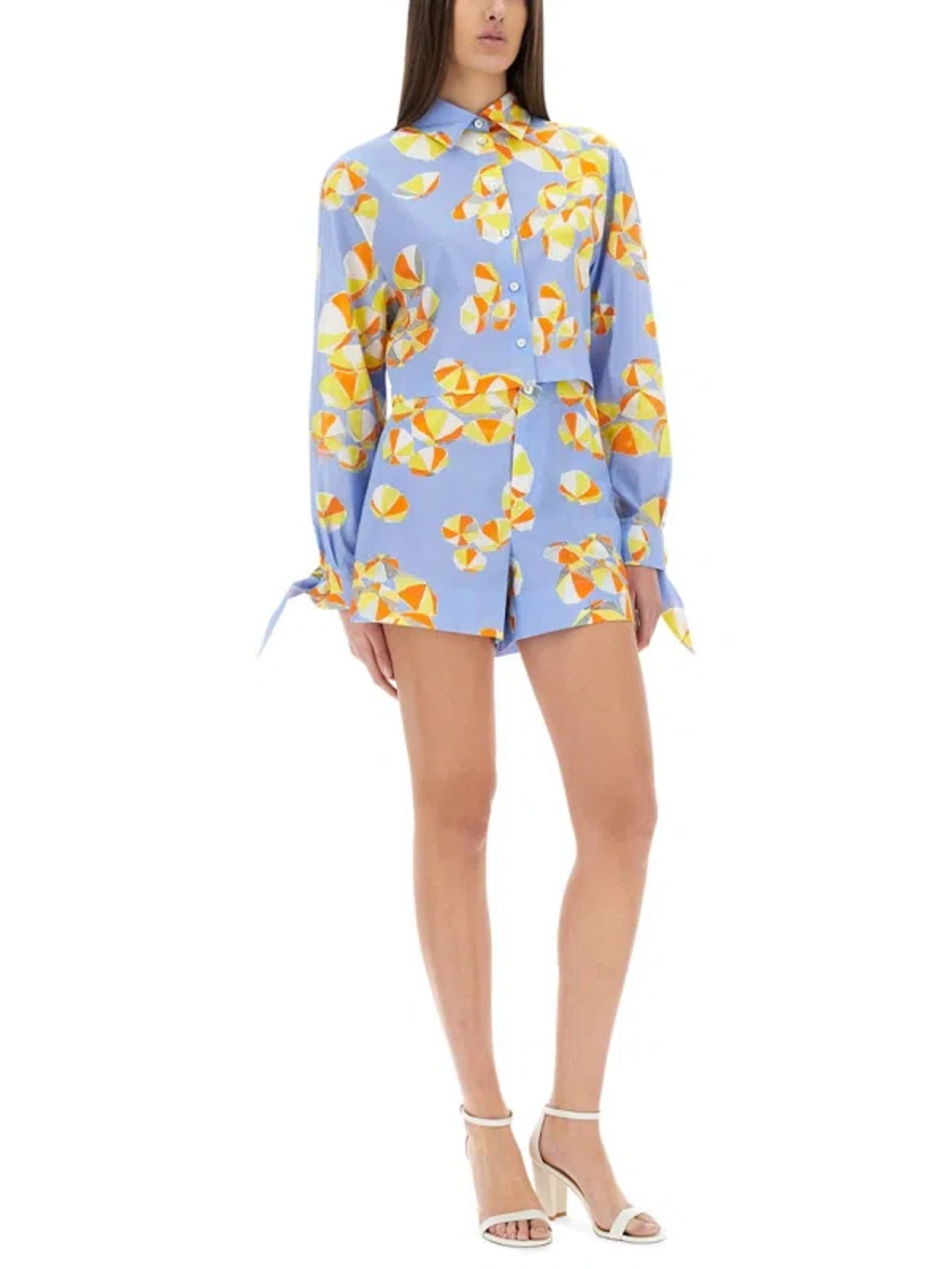 ショートパンツ Moschino SS25 SHORTS \"BEACH UMBRELLAS\" (03483734 1303) Moschino Jeans Shorts Beach Umbrellas In Baby Blue | ModeSens
