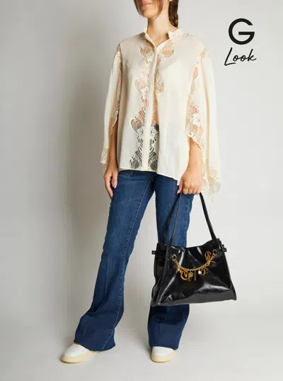 Chloé Logo Charms Patent Leather Hobo Bag In Black