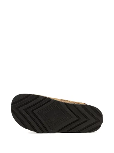 提花扣环开合凉鞋