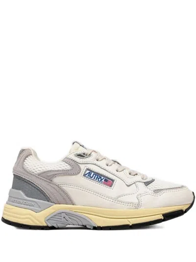 Autry Medalist Sneakers In White And Grey With Suede In Neutral