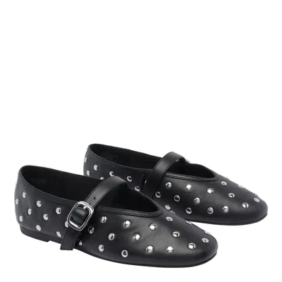 Steve Madden Flat Shoes In Black