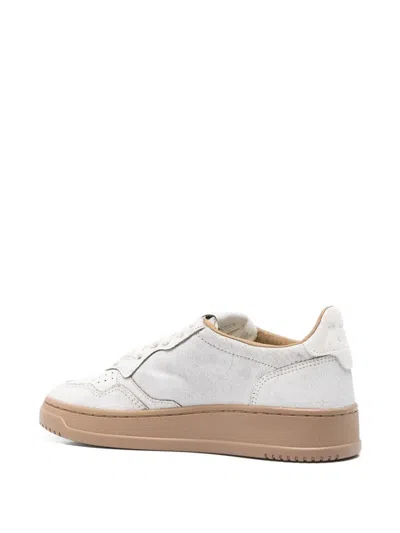 Autry Medalist Low Sue Scrap Wht Tobacco In White