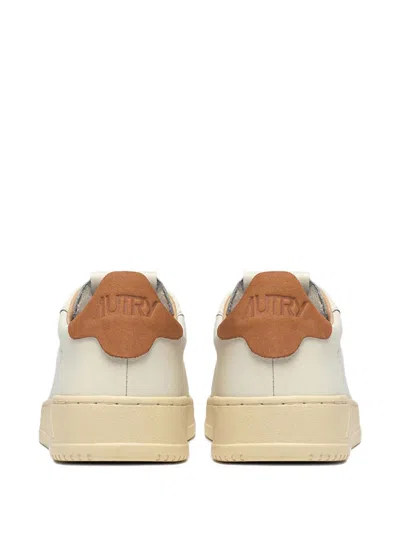 Autry Dallas Low Marshmallow Leather And Brown Sugar Sneakers In Brown