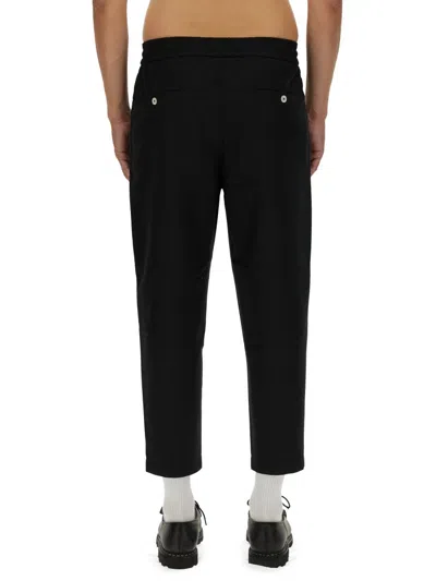 Drôle De Monsieur Cropped Trousers Featuring Back Pockets In Black