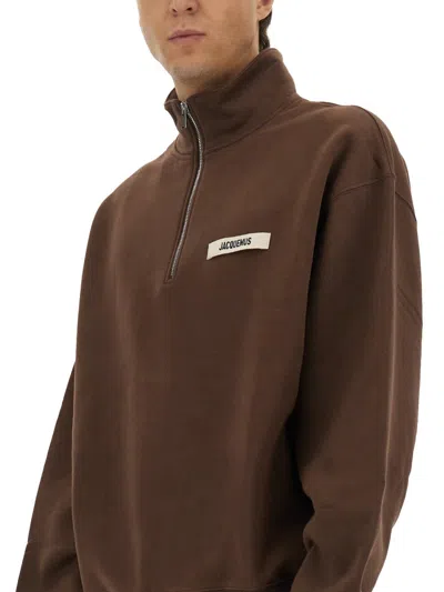 Jacquemus Grosgrain Sweatshirt With Turtleneck And Half-zip Closure In Brown