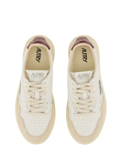 Autry Medalist Low Sneaker In Multi