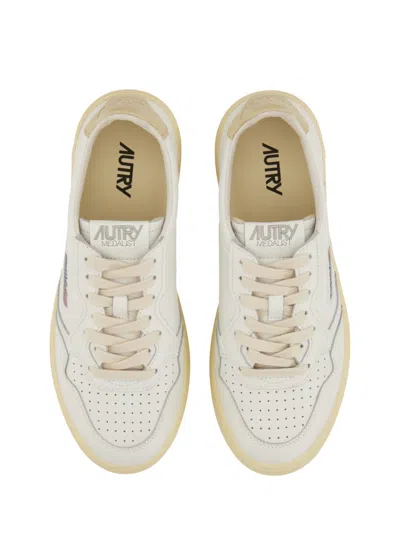 Autry Low-top Smooth Leather Sneakers With Contrasting Heel Tab