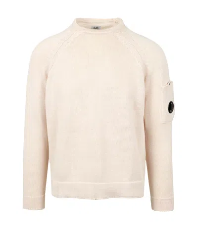 C.p. Company Crewneck Lambswool Sweater With Iconic Lens Detail In Pink