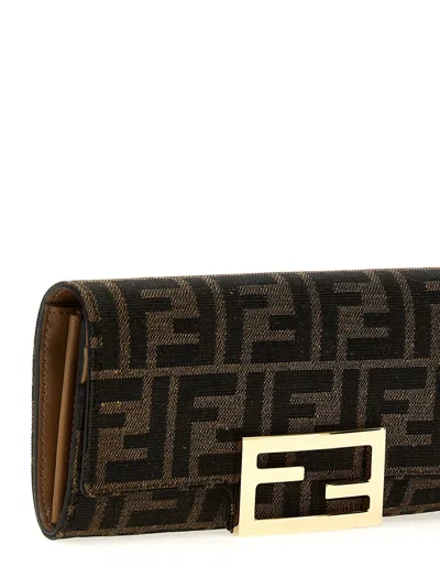 Fendi Continental Baguette Wallet On Chain In Brown