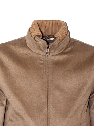 罗纹袖口羊绒夹克