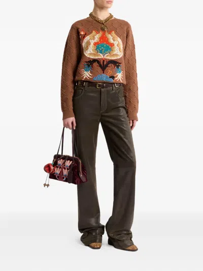 花卉刺绣粗绞花针织毛衣