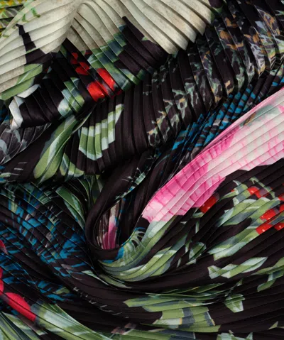 Echo New York Amaryllis Pleated Diamond Scarf In Red