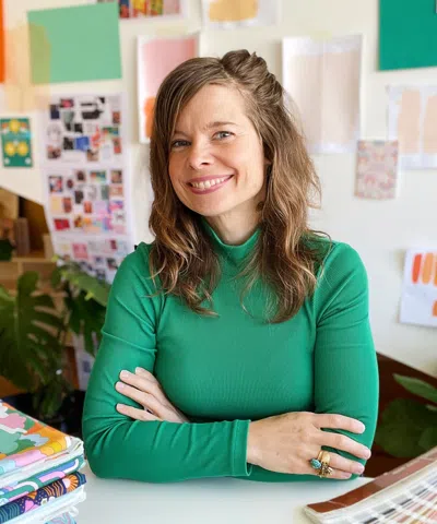 Echo New York Elizabeth Olwen In Multi