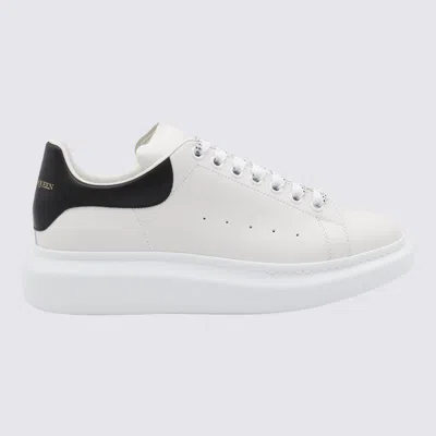 Alexander Mcqueen White And Black Low-top Sneakers With Chunky Sole And Contrasting Heel Tab In Leather Man In White