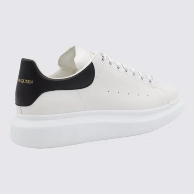 Alexander Mcqueen White And Black Low-top Sneakers With Chunky Sole And Contrasting Heel Tab In Leather Man In White
