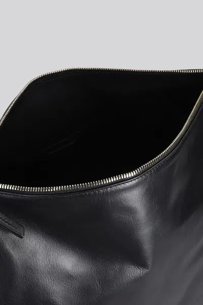 Apc A.p.c. Women Vera Leather Shoulder Bag In Black