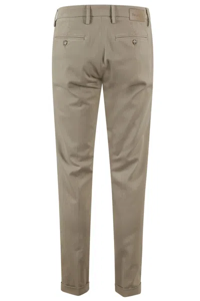 Re-hash Mucha Chinos Con Risvolto In Gray