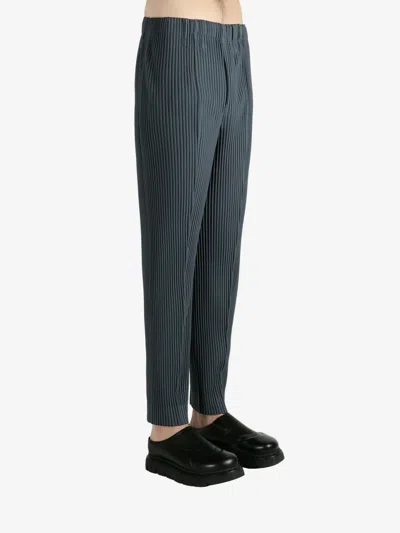 Issey Miyake Pleated Trousers With Elasticated Waistband And Ribbed Texture In Green