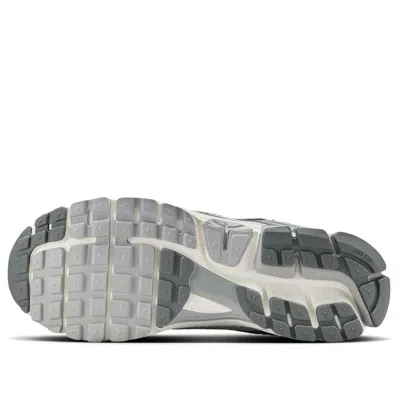Nike Zoom Vomero 5 Sneaker In Multi