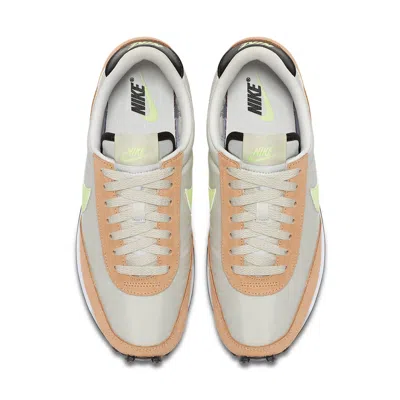 Nike (wmns)  Daybreak 'light Bone Barely Volt' In Multi