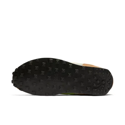 Nike (wmns)  Daybreak 'light Bone Barely Volt' In Multi