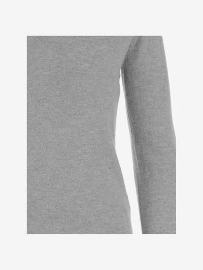 Allude V-neck Cashmere Sweater With Ribbed Edges And Timeless Silhouette In Gray