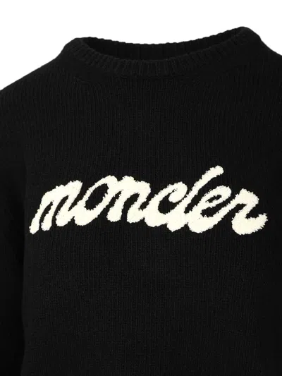Moncler Cropped Sweater With Contrasting Embroidered Logo In Black