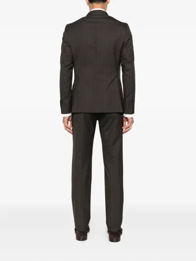 细条纹双排扣西装套装