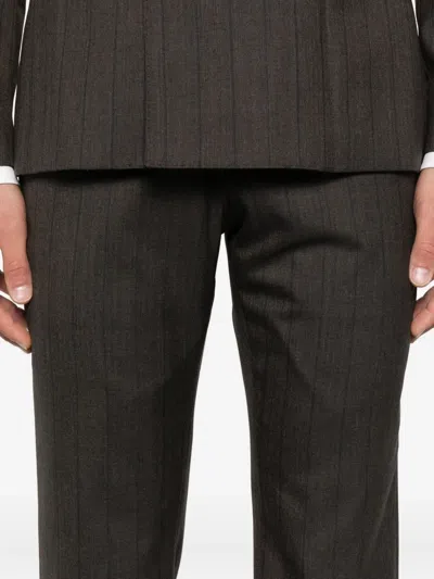 细条纹双排扣西装套装