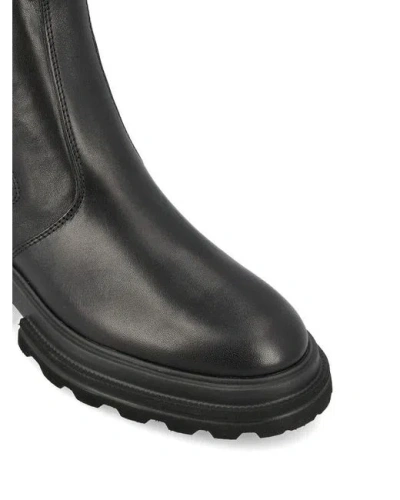 Hogan H674 Ankle Boot With Elastic Inserts And Robust Sole In Black