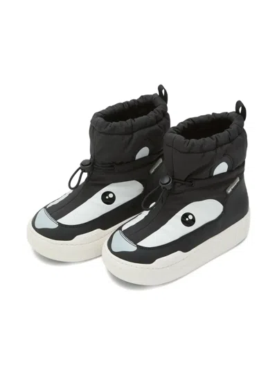 Moon Boot Park Strap Panda Face Snow Boots In Black