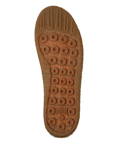 Camper Peu Terreno In Brown