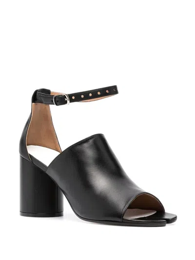Maison Margiela Tabi Leather Sandals Shoes In Black