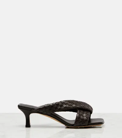 Bottega Veneta Riva Micro Woven Nappa Leather Kitten-heel Sandals In Burgundy