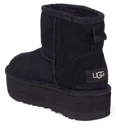Ugg Round-toe Ankle-length Boots In Black