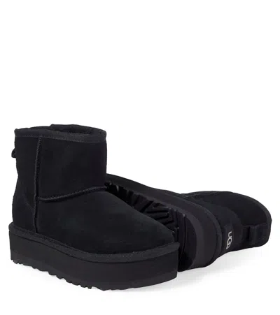 Ugg Round-toe Ankle-length Boots In Black