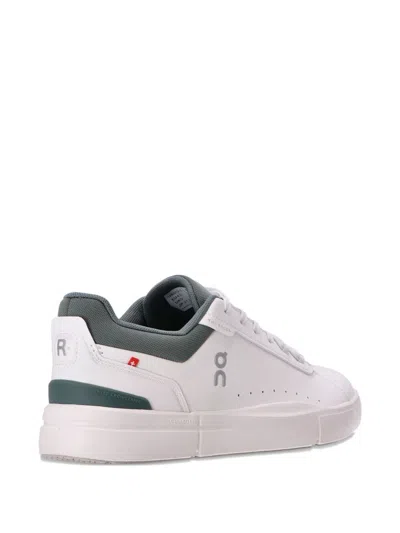 On Running The Roger Advantage Sneakers In White