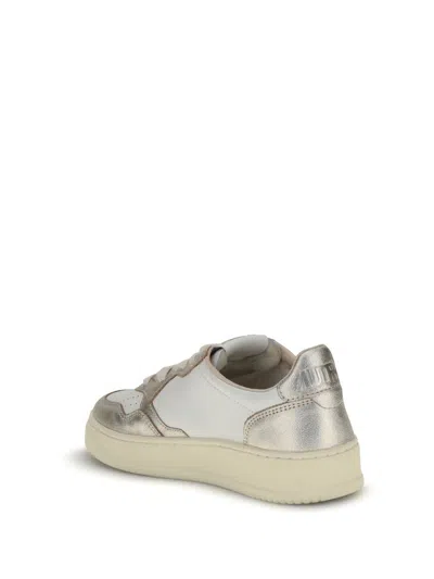 Autry Medalist Low Sneakers In White