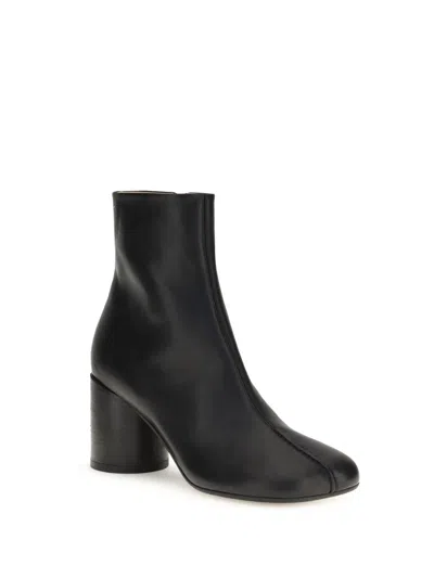Mm6 Maison Margiela Round Toe Leather Ankle Boots With Seam Detailing In Black