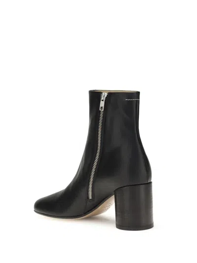 Mm6 Maison Margiela Round Toe Leather Ankle Boots With Seam Detailing In Black