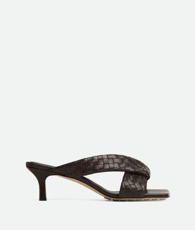 Bottega Veneta Riva Micro Woven Nappa Leather Kitten-heel Sandals In Burgundy