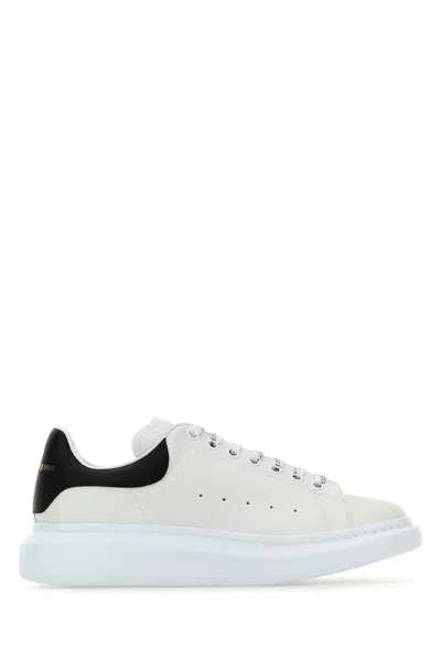 Alexander Mcqueen White And Black Low-top Sneakers With Chunky Sole And Contrasting Heel Tab In Leather Man In White