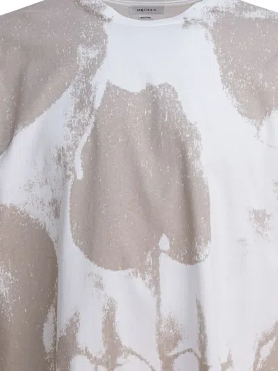 Alexander Mcqueen Mcqueen Skull Print Graphic T-shirt In Neutral